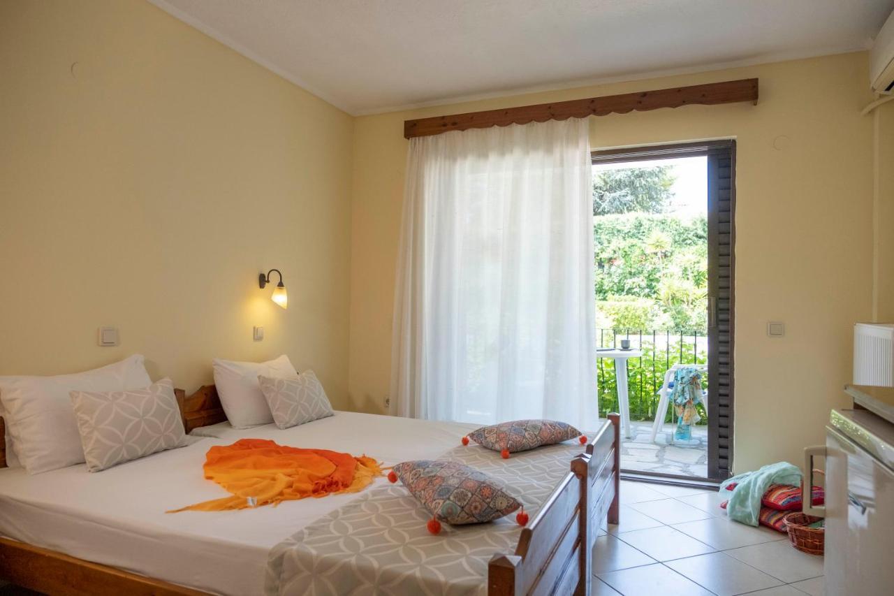 Aristides Hotel Fourka Exterior photo