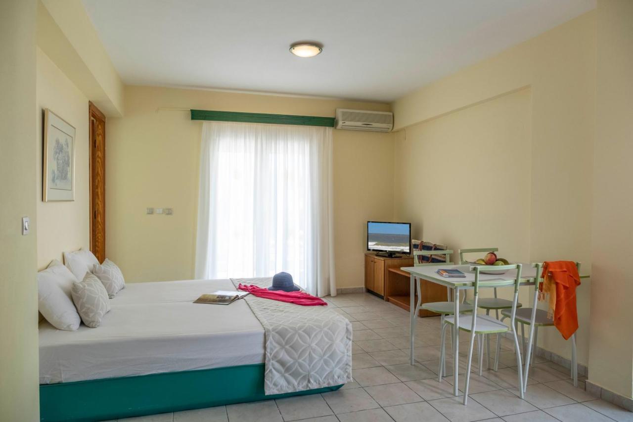 Aristides Hotel Fourka Exterior photo