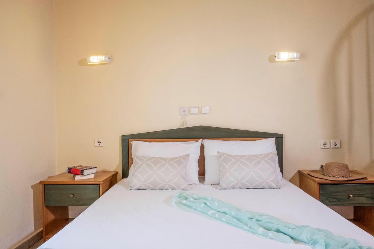 Aristides Hotel Fourka Exterior photo