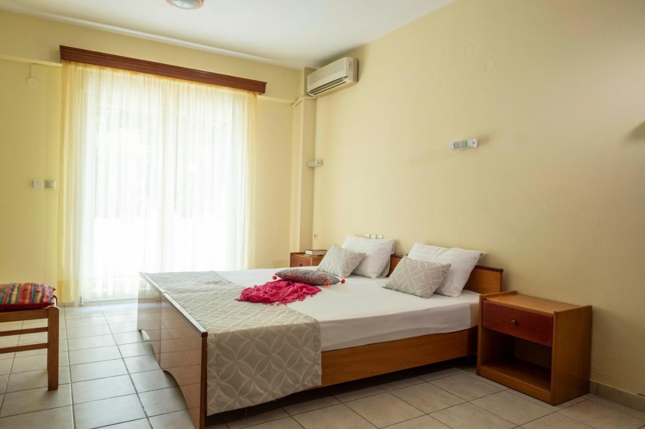 Aristides Hotel Fourka Exterior photo